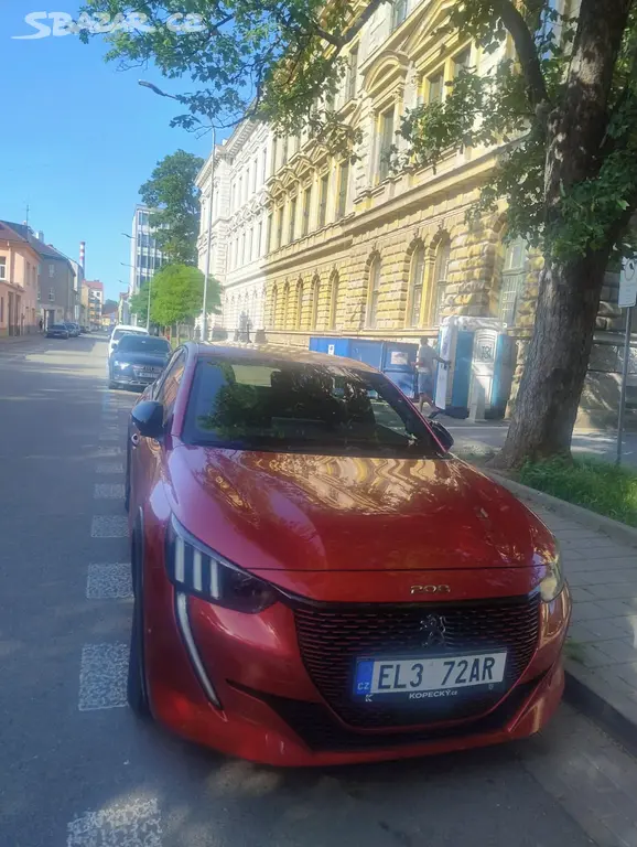 Peugeot e208